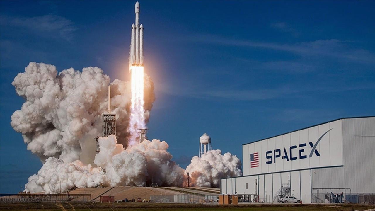 SpaceX, Falcon 9 ile bir ilke imza attı!