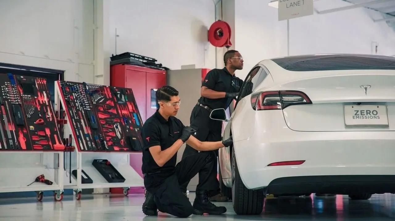 Tesla, servis şikayetlerini yapay zeka ile çözecek!