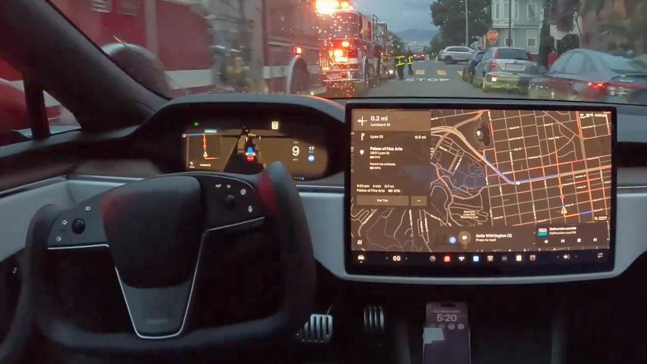 Tesla, Roma’da direksiyonu yapay zekaya bıraktı!